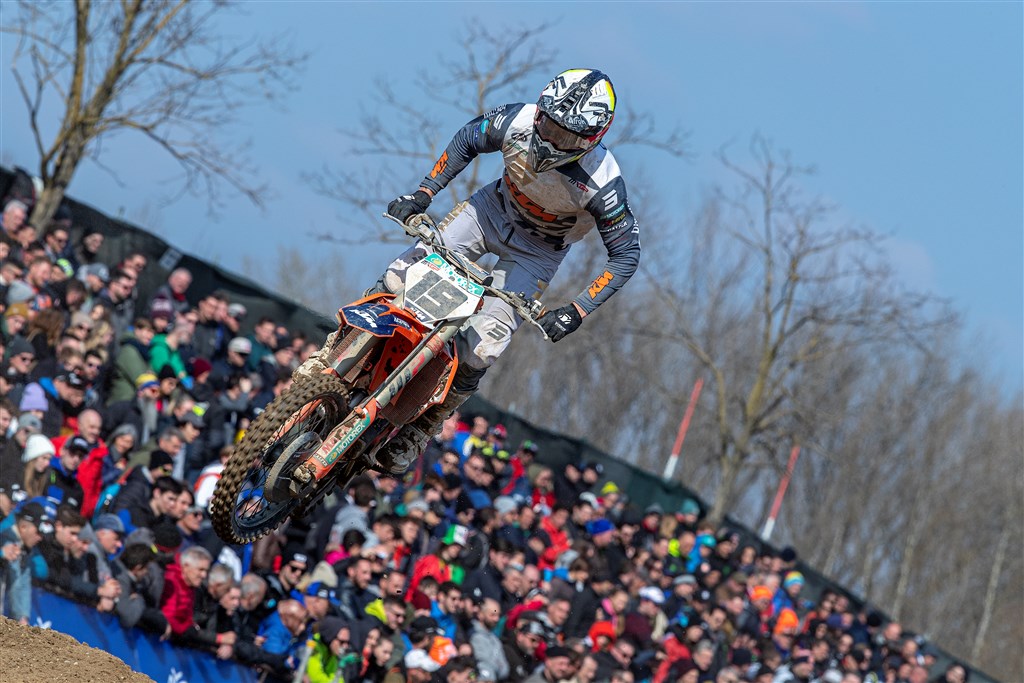 Thomas Kjer Olsen med i front ved VM.
(Foto: KTM 450 SX-F)